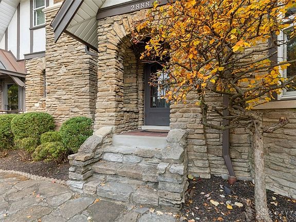 2nd image of 2888 Linwood Ave