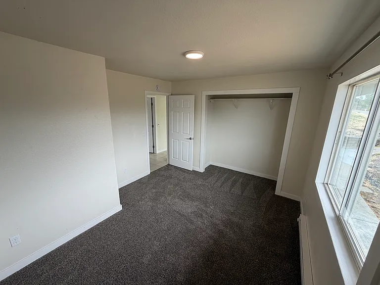 404 Klickitat Ave #2 — Photo 12