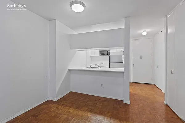 Rented by Sotheby's International Realty | media 11