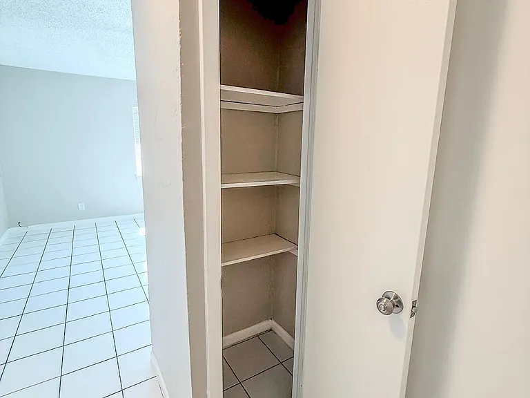 1025 NE 17th Ave #1 — Photo 12