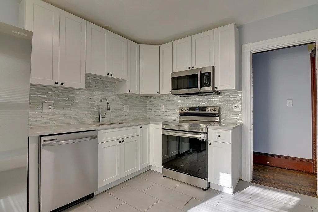 Building Photo - 192 Davis St #2