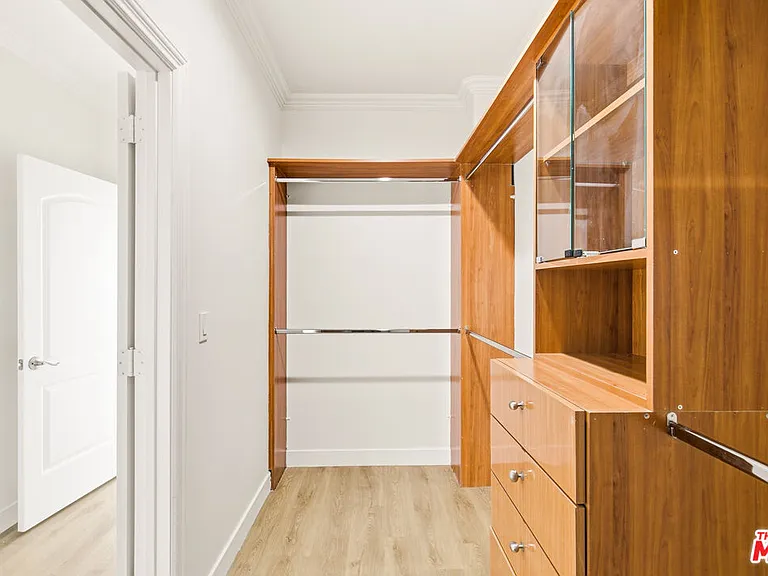23114 Mariano St — Photo 34