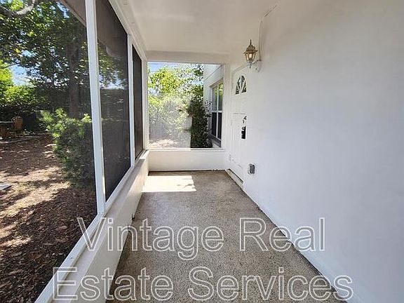 3rd image of 306 S Mercury Ave