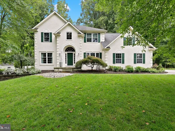 6 Armitage Ct, Sewell, NJ 08080