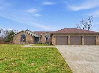 209 N Copperwood Ct, Muncie, IN 47304