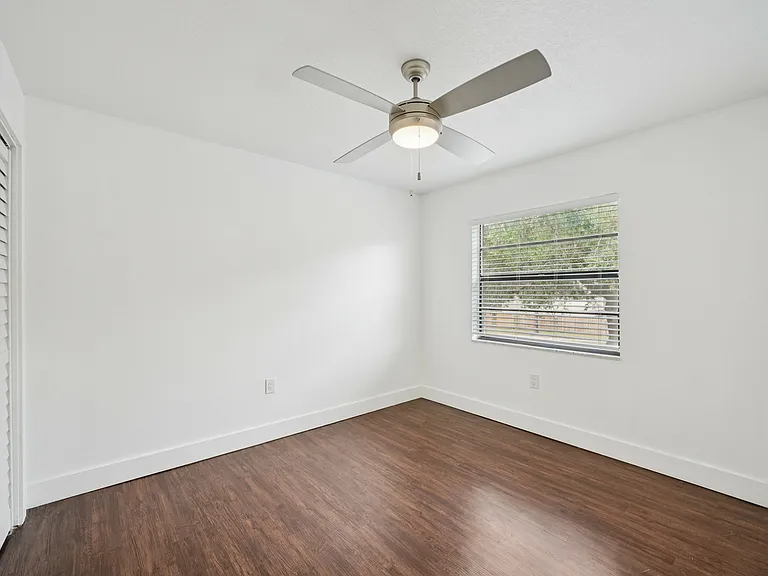 Gandy Parkside Apartments — Photo 43