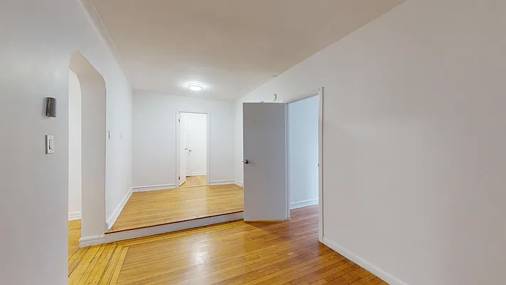 Rented by Bond New York | media 3