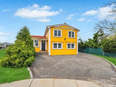 92 W 4th Street, Freeport, NY, 11520