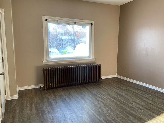 4th image of 334 Albert St E