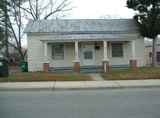 114 S Smithwick St, Williamston, NC 27892