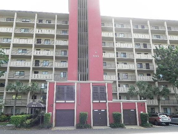 4th image of 2206 S Cypress Bend Dr APT 903