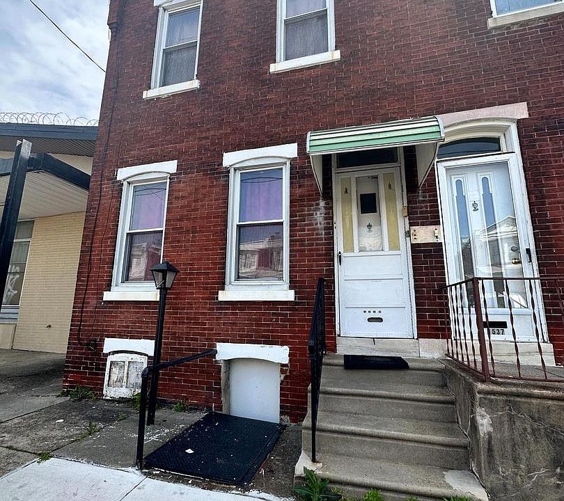 1st image of 1539 N 61st St #268
