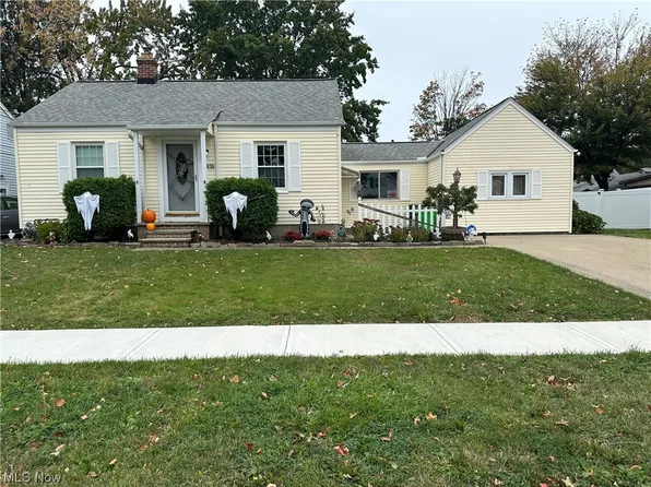 1656 Douglas Rd, Wickliffe, OH 44092