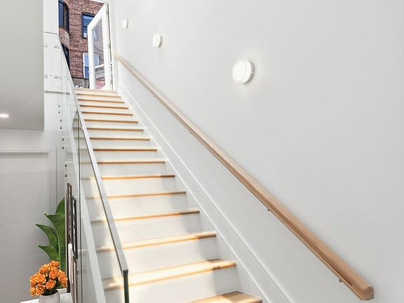 3rd image of 101 W 72nd St #Penthouse