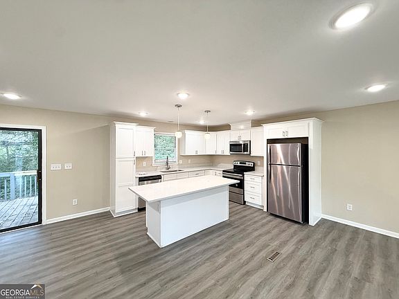 3rd image of 3680 Springside Ln