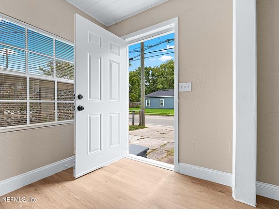 4th image of 2075 W 13TH Street
