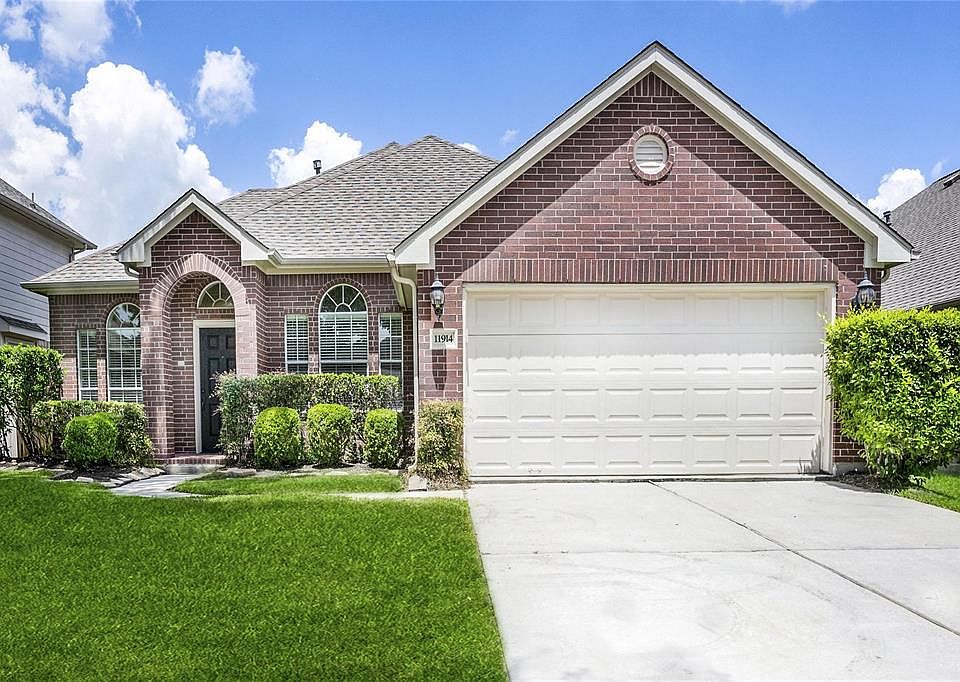1st image of 11914 Canyon Valley Dr