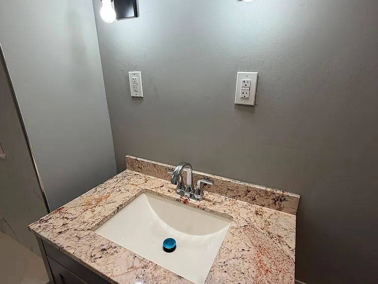 250 S Sherman Dr — Photo 18
