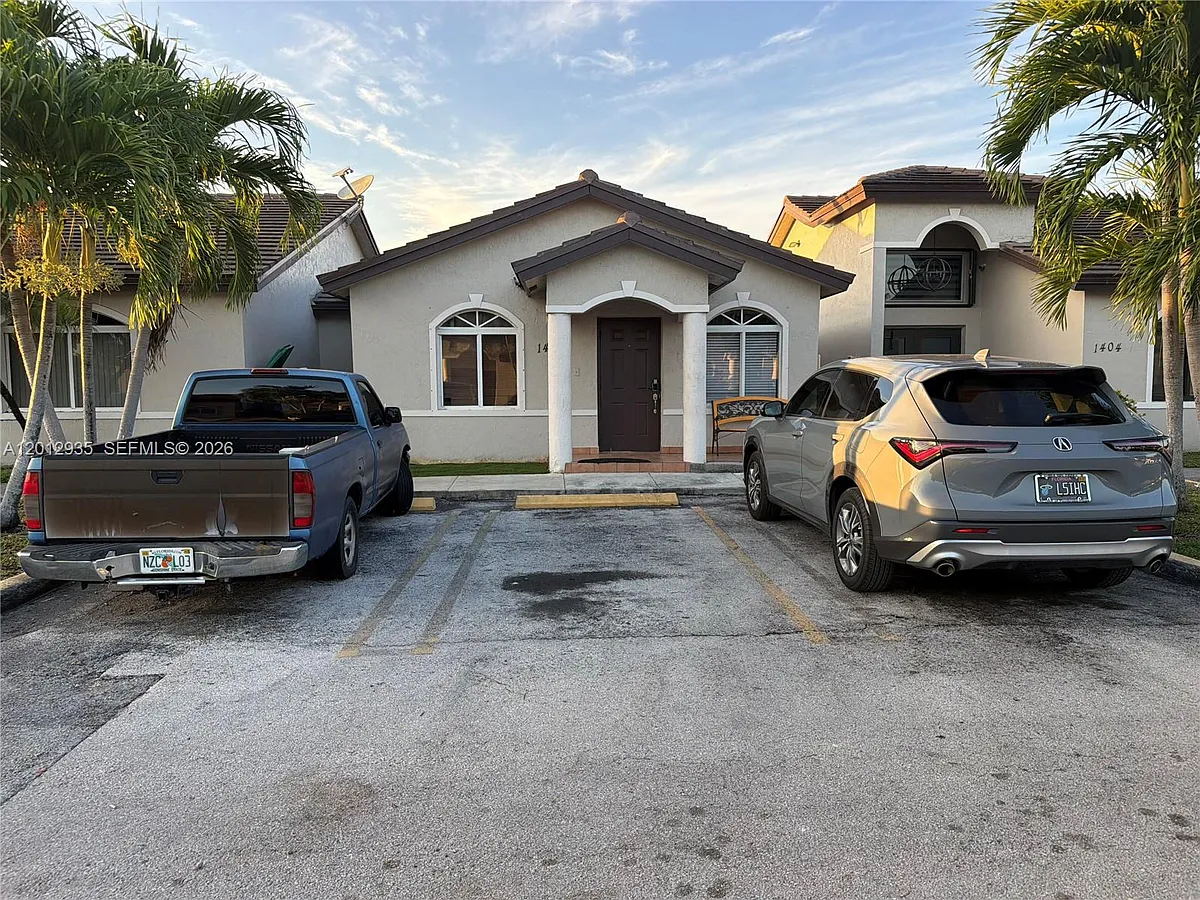 Building Photo - 8435 NW 189th Ln #1403