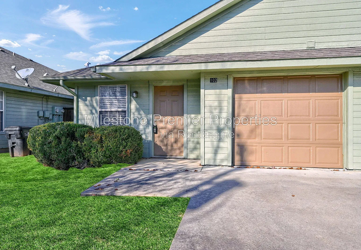 2 bed, 1.0 bath, 812 sqft, $1,100 — Photo 3