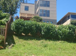 2822 Patten Pl W, Seattle, WA 98199