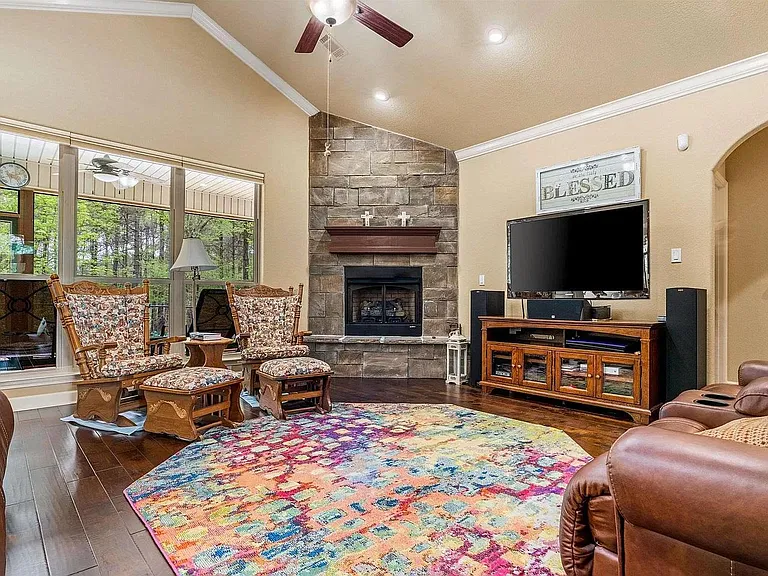 49 Panorama Dr — Photo 3