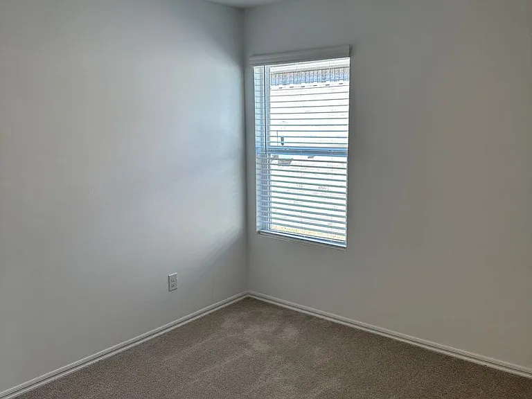 1072 Westbrook Blvd — Photo 12