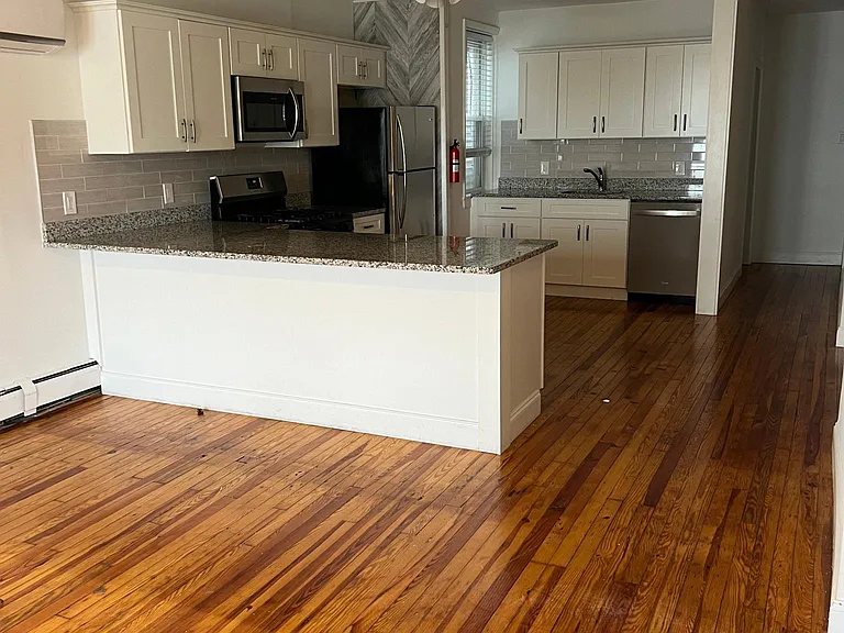 126 N Portland Ave #1 — Photo 3