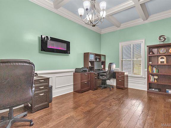 5th image of 9450 Manor Way