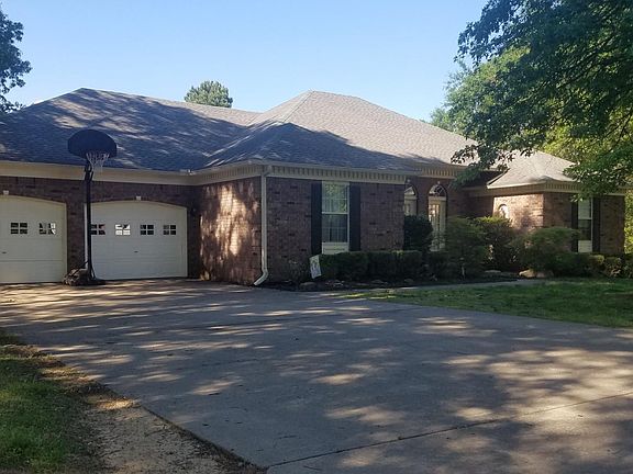 2nd image of 124 Hillcrest St