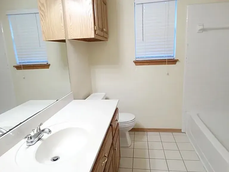 8812 NW 85th Pl — Photo 16
