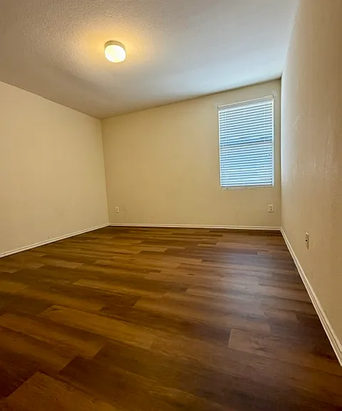 Guest bedroom 1