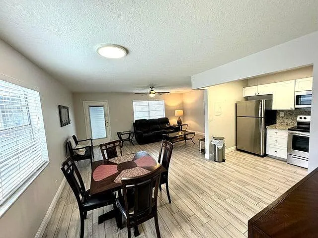 1 bed, 1.5 bath, 760 sqft, $1,400 — Photo 3