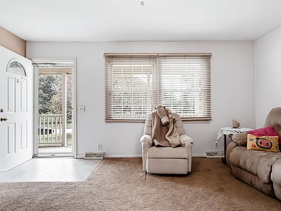2nd image of 1816 Eastview Dr