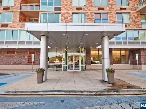 716 Hudson Park, Edgewater, NJ 07020