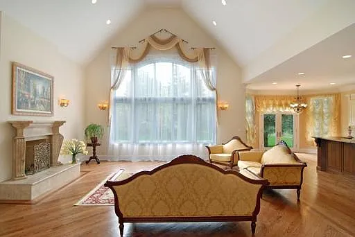1801 Chapel Ct — Photo 4