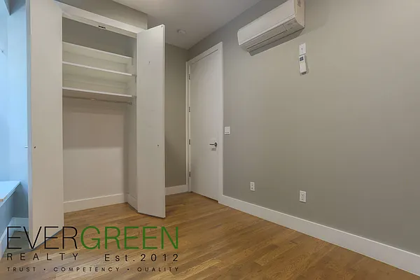 Rented by Evergreen Apartments BK | media 3