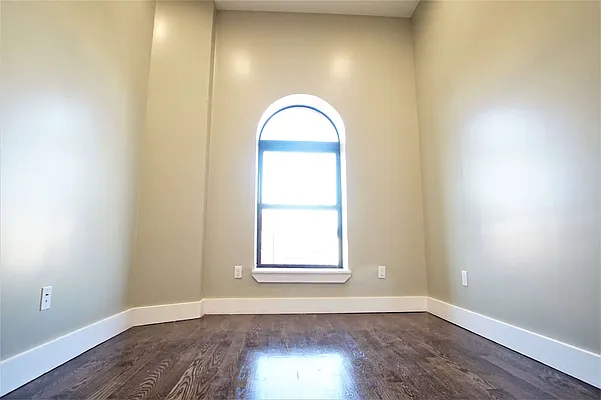 Rented by Lofts and Flats LLC | media 29