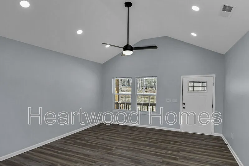 3 bed, 2.0 bath, 1236 sqft, $1,850 — Photo 3