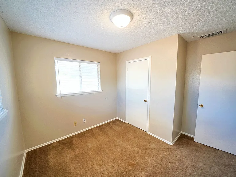 225 Linda Ct — Photo 29