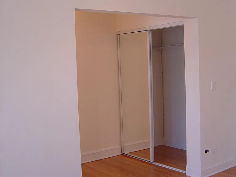 Studio Walk in Closet