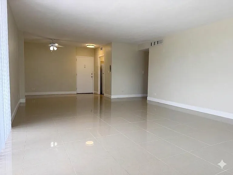 2800 N Flagler Dr #211 — Photo 5