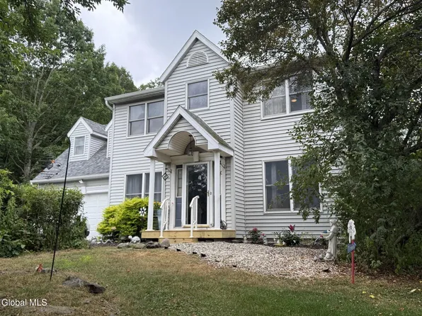 6 Laura Drive, Averill Park, NY 12018