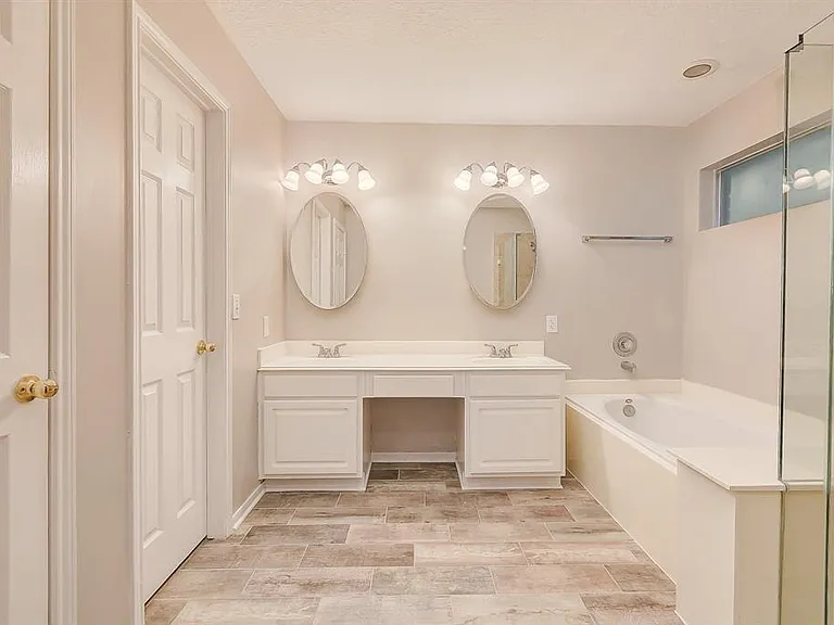 3026 Silver Spring Trl — Photo 24