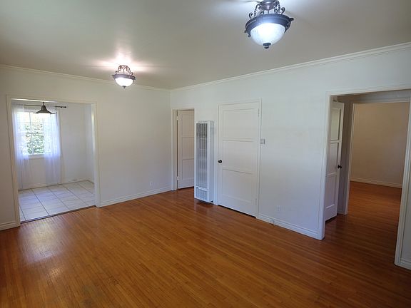 4th image of 1233 Huntington Dr