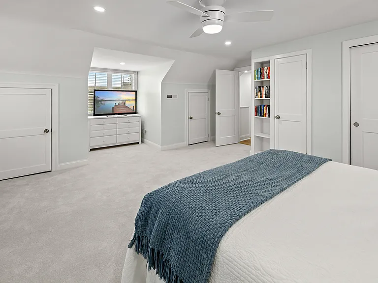 8805 Monmouth Ave — Photo 30