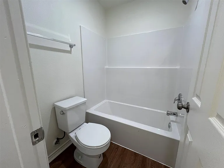 1231 Sycamore Ave #D — Photo 5