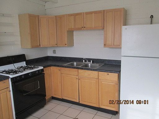 3rd image of 3313 E Bermuda St