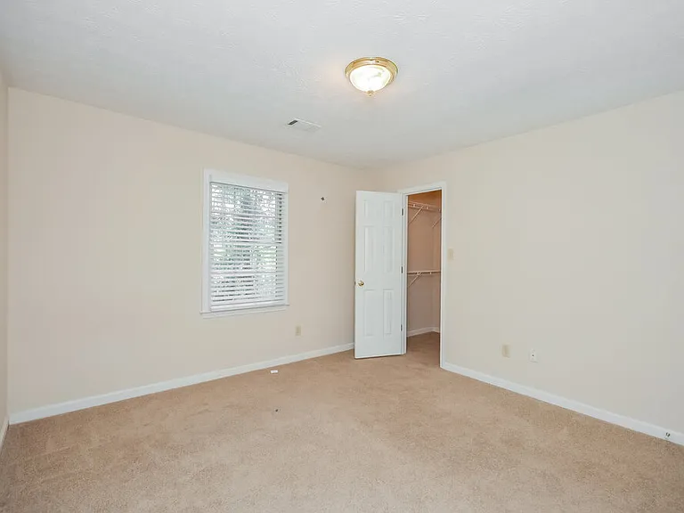 175 Meadowbrook Dr — Photo 13