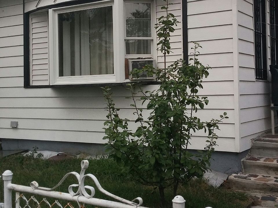 2nd image of 3811 Sea Gate Ave
